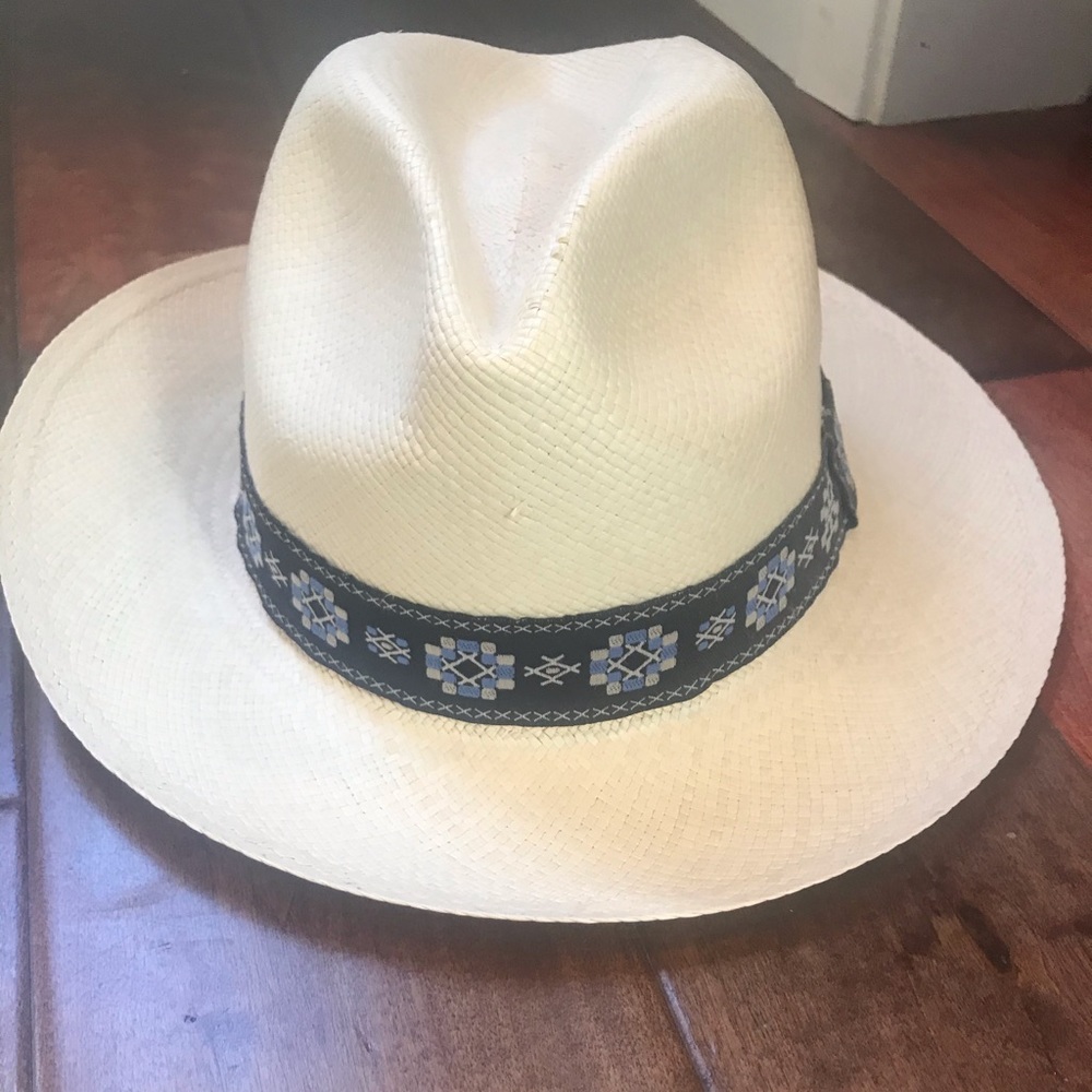 Tory Burch hat never worn straw w navy ribbon
